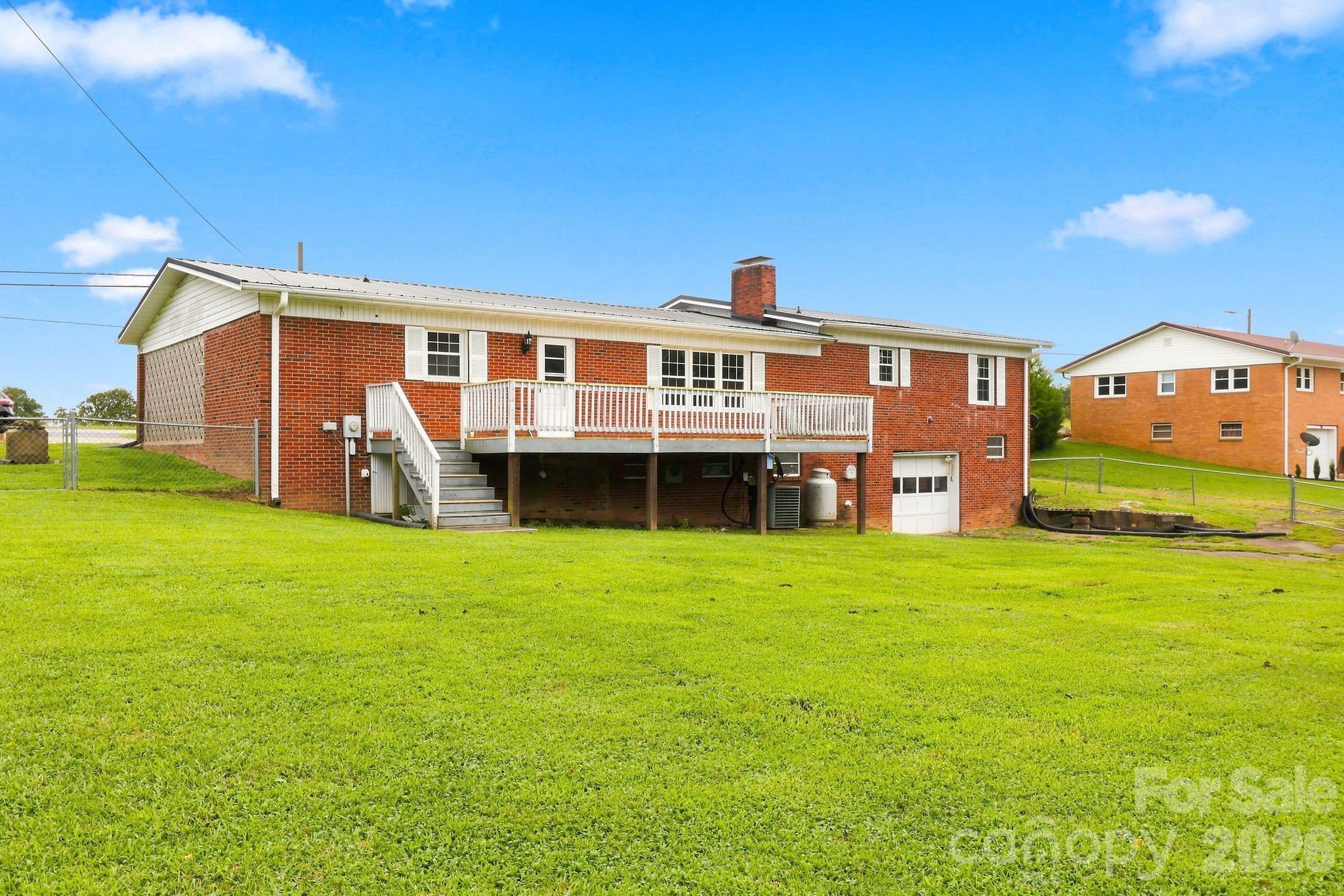 1664 Chase High Road — Forest City