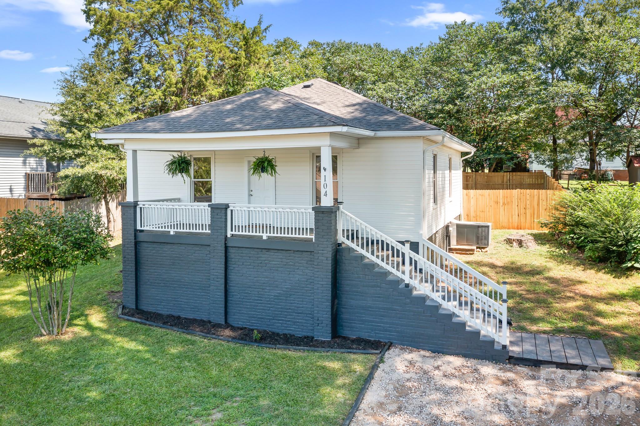 104 1st Avenue — China Grove
