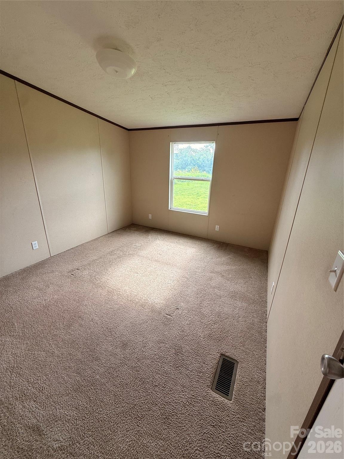 37 Mossy Brook Trail — Hendersonville