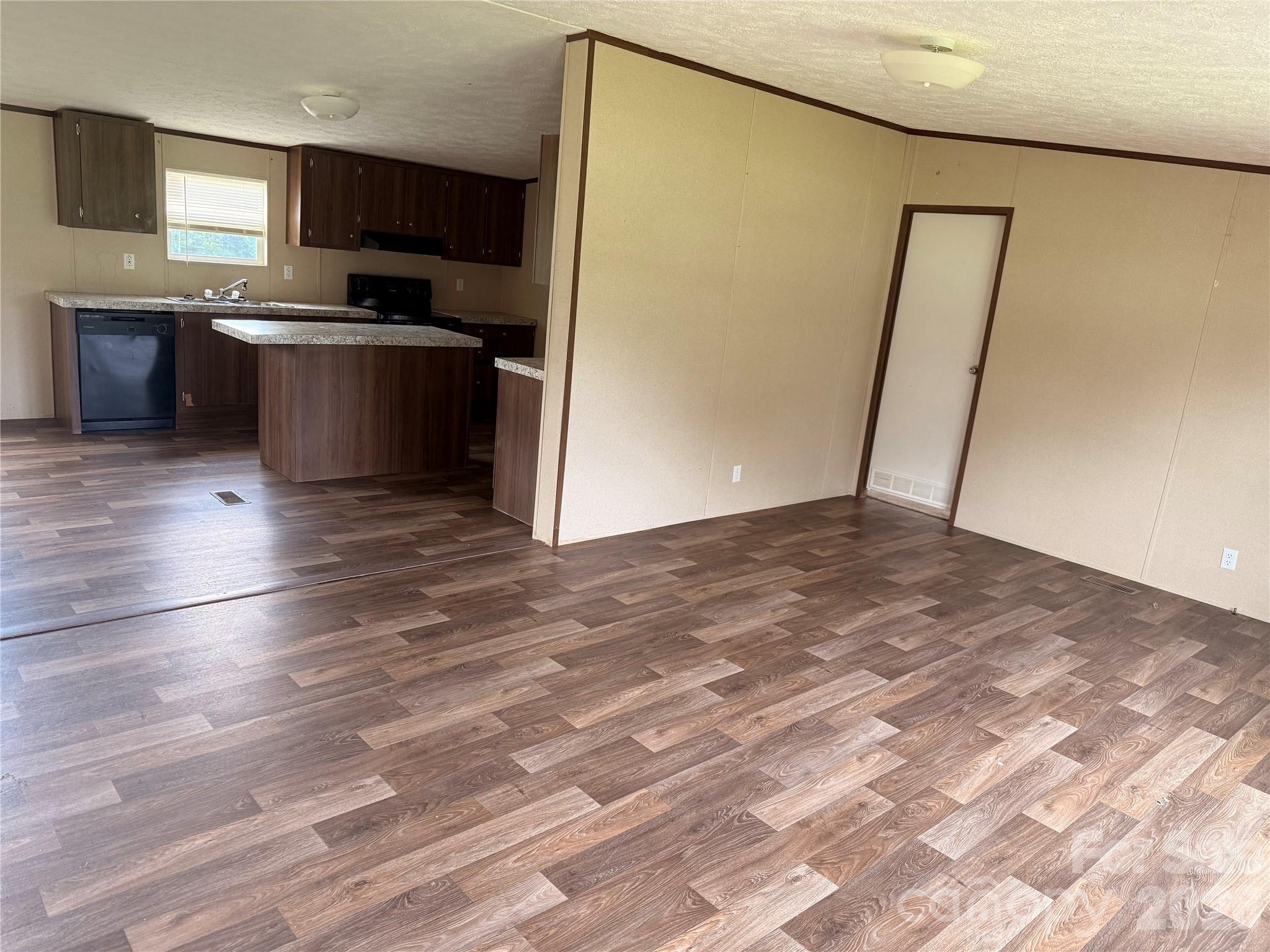 37 Mossy Brook Trail — Hendersonville