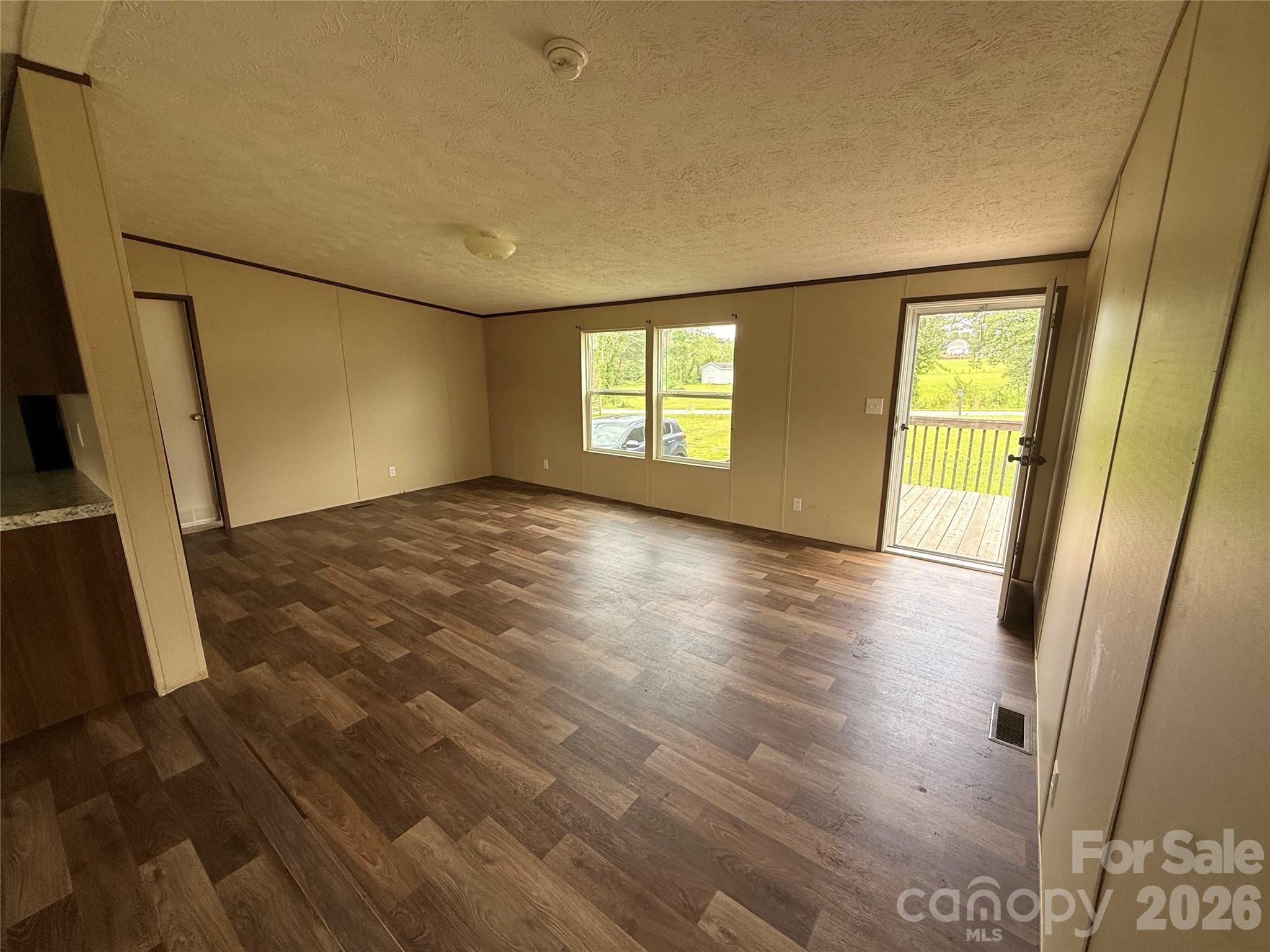 37 Mossy Brook Trail — Hendersonville