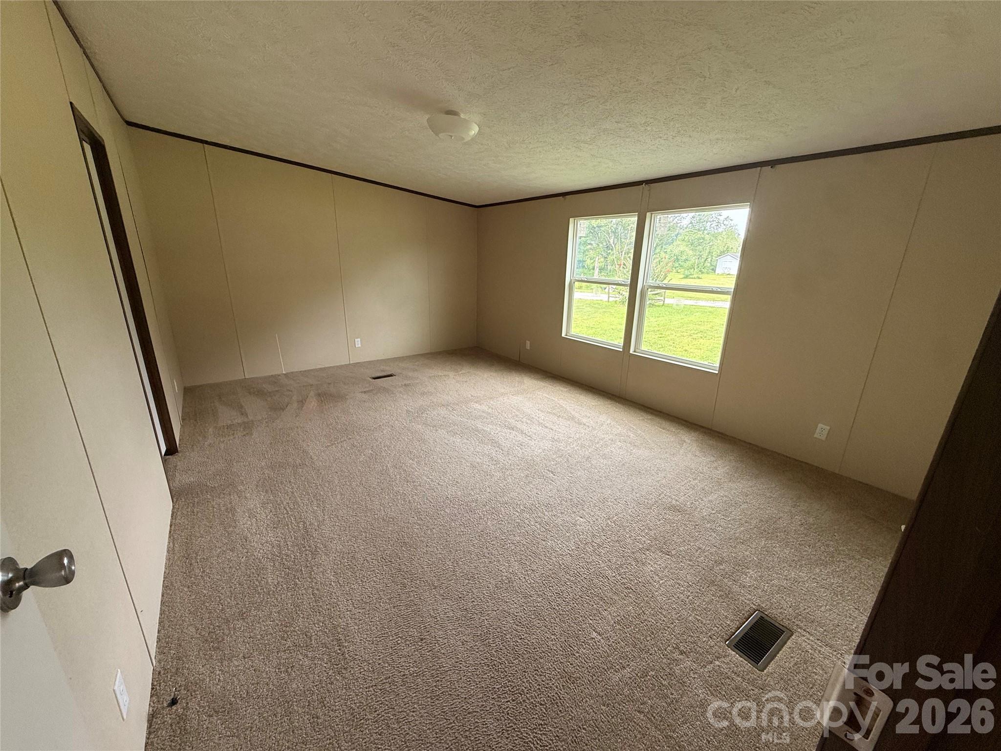 37 Mossy Brook Trail — Hendersonville
