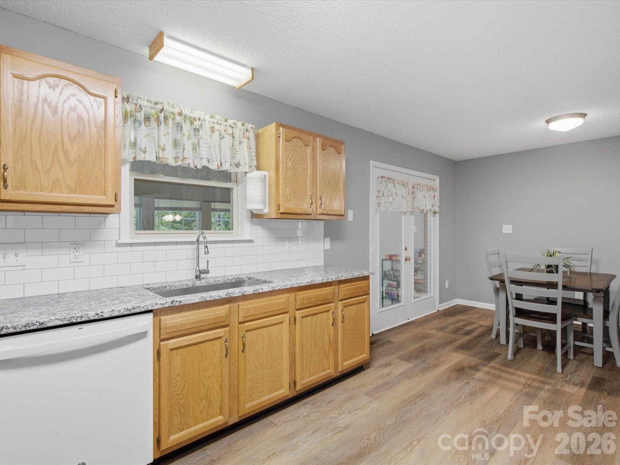 155 S Grandview Road — Clover