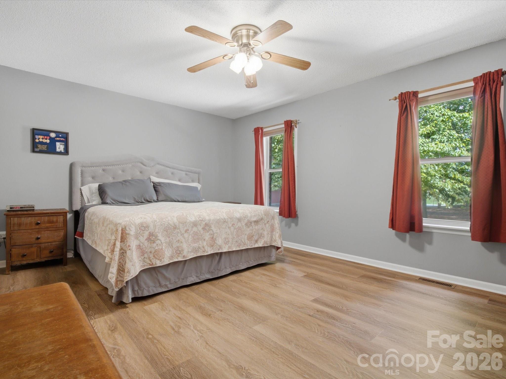 155 S Grandview Road — Clover