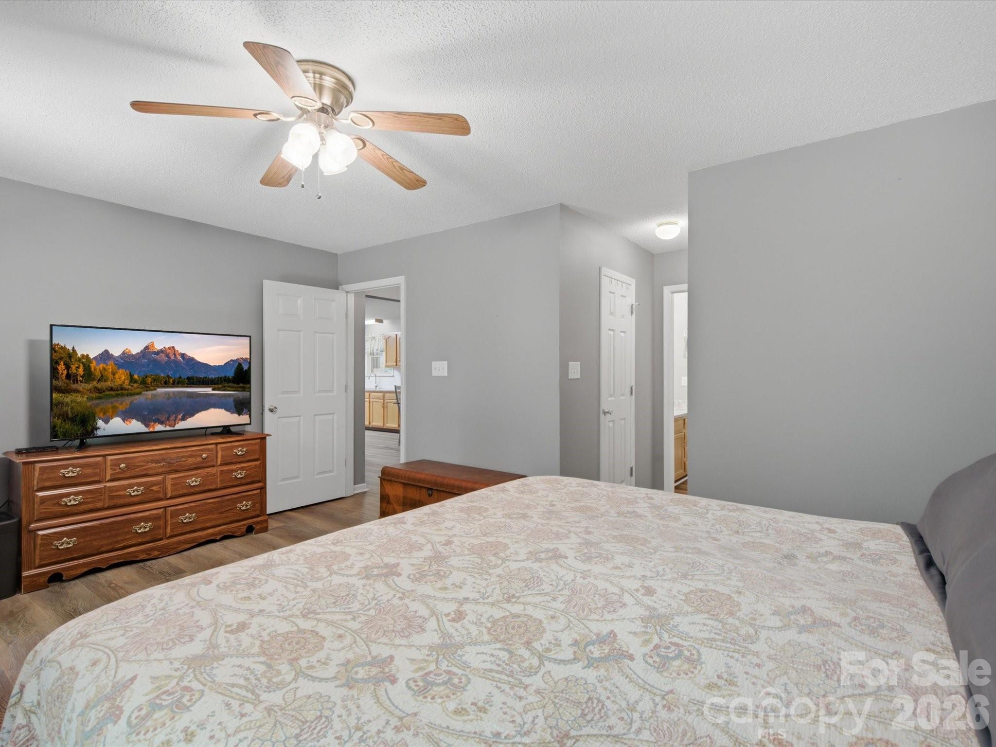 155 S Grandview Road — Clover