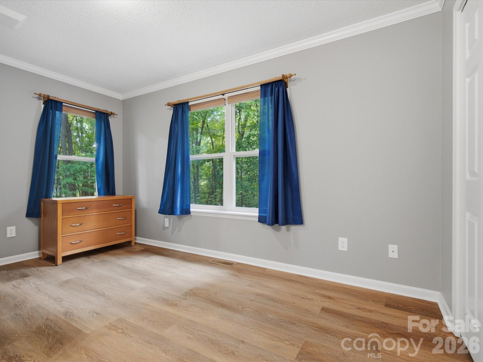 155 S Grandview Road — Clover
