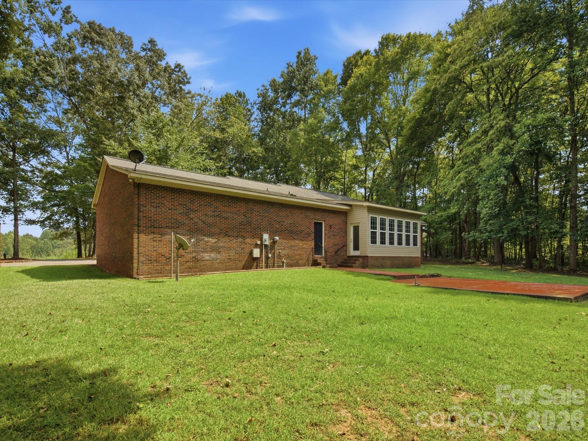 155 S Grandview Road — Clover