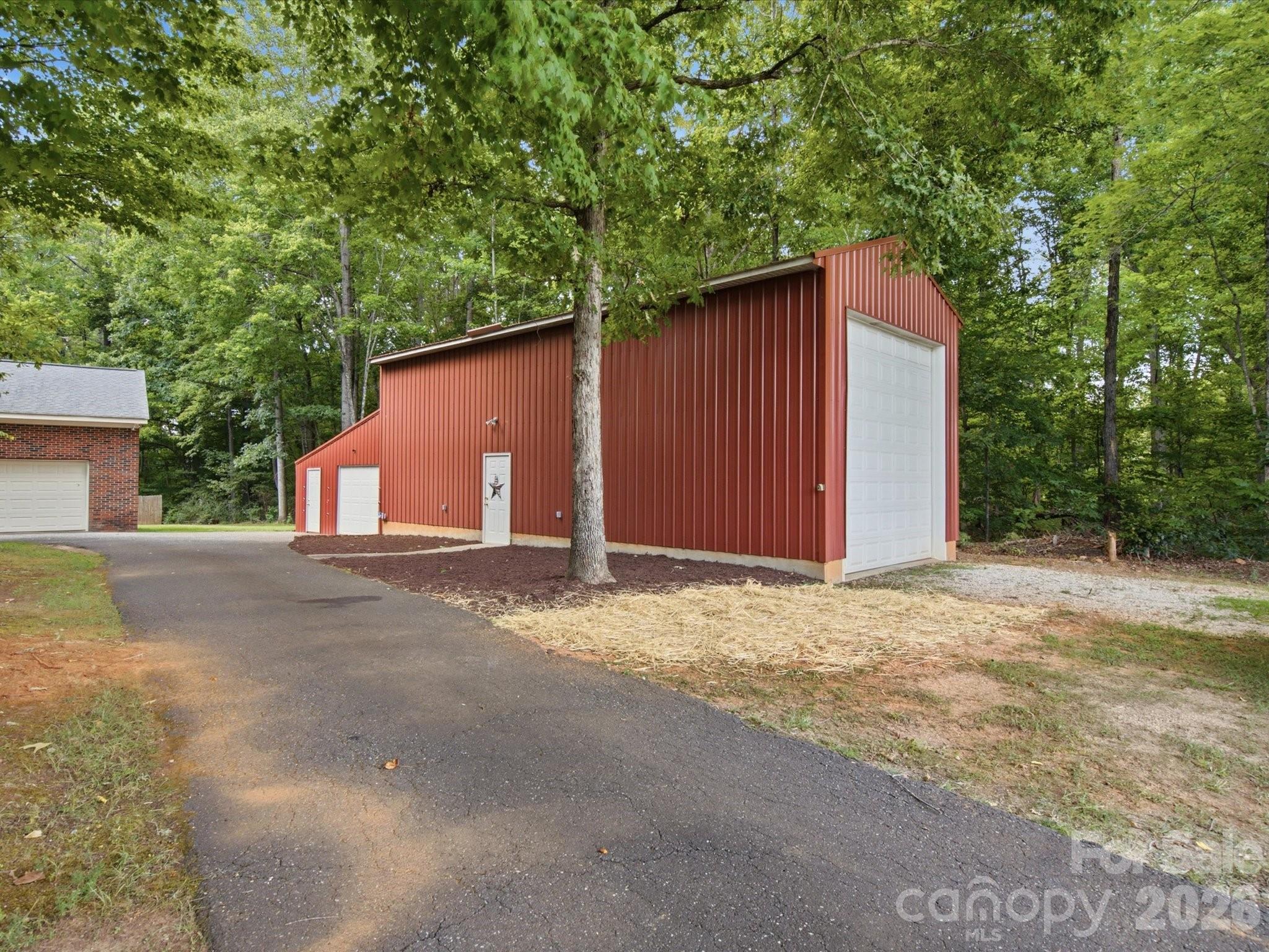 155 S Grandview Road — Clover