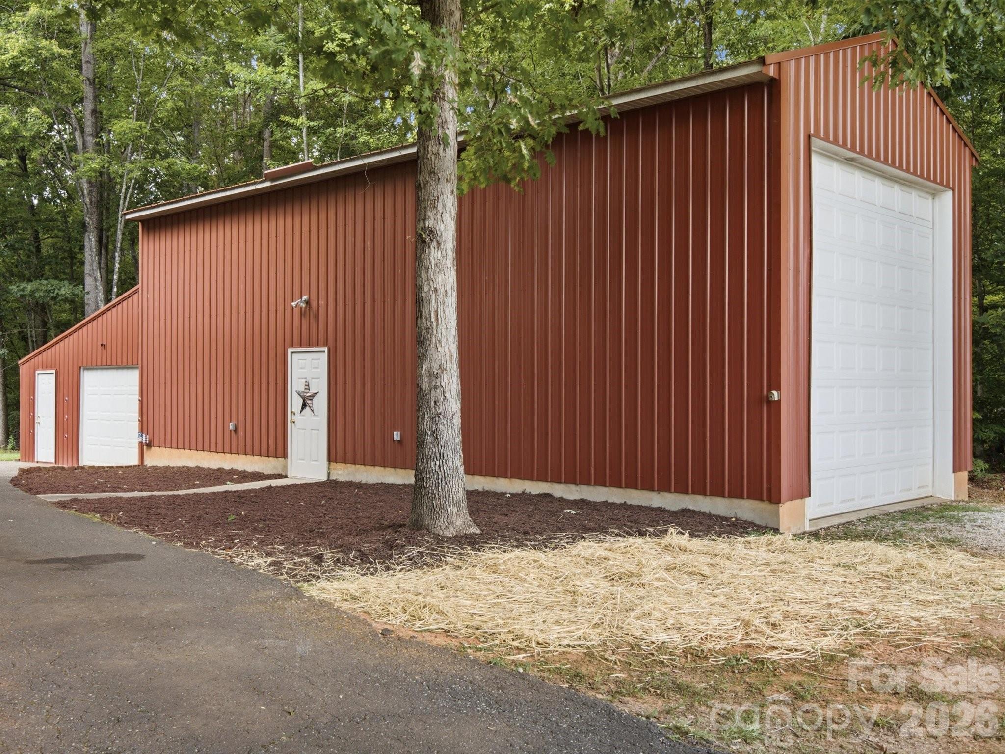 155 S Grandview Road — Clover