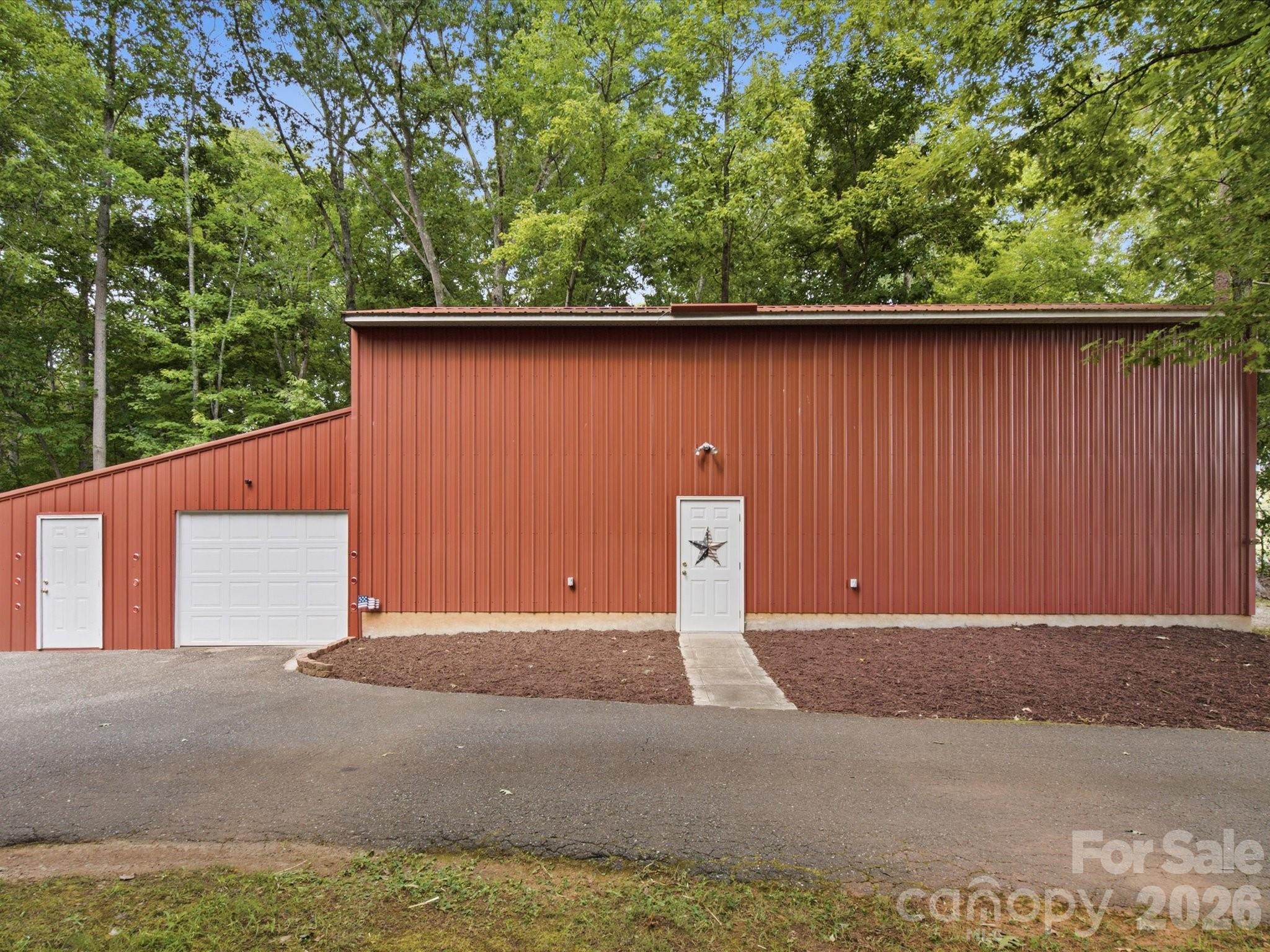 155 S Grandview Road — Clover