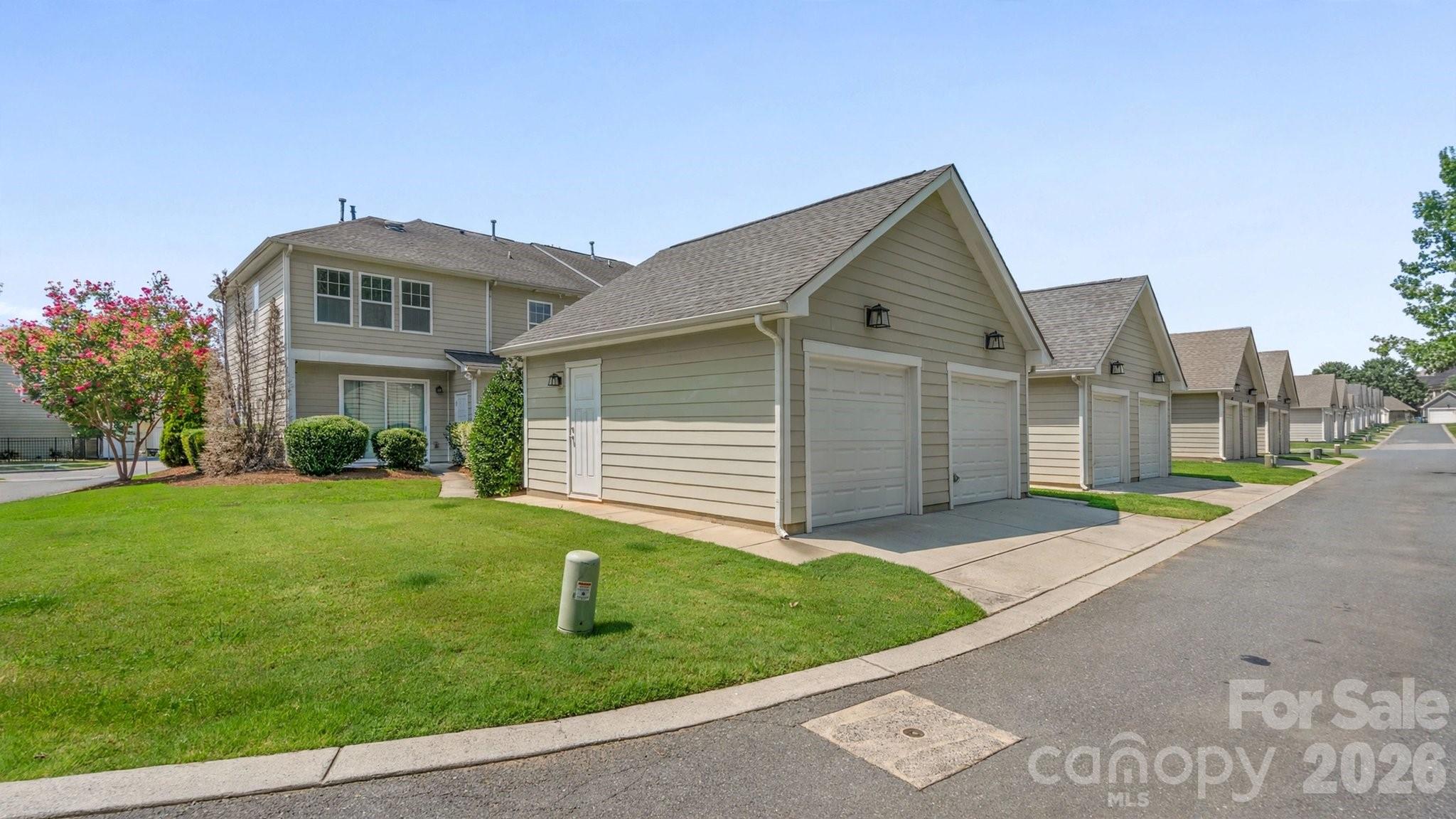 3134 Bending Birch Place — Charlotte