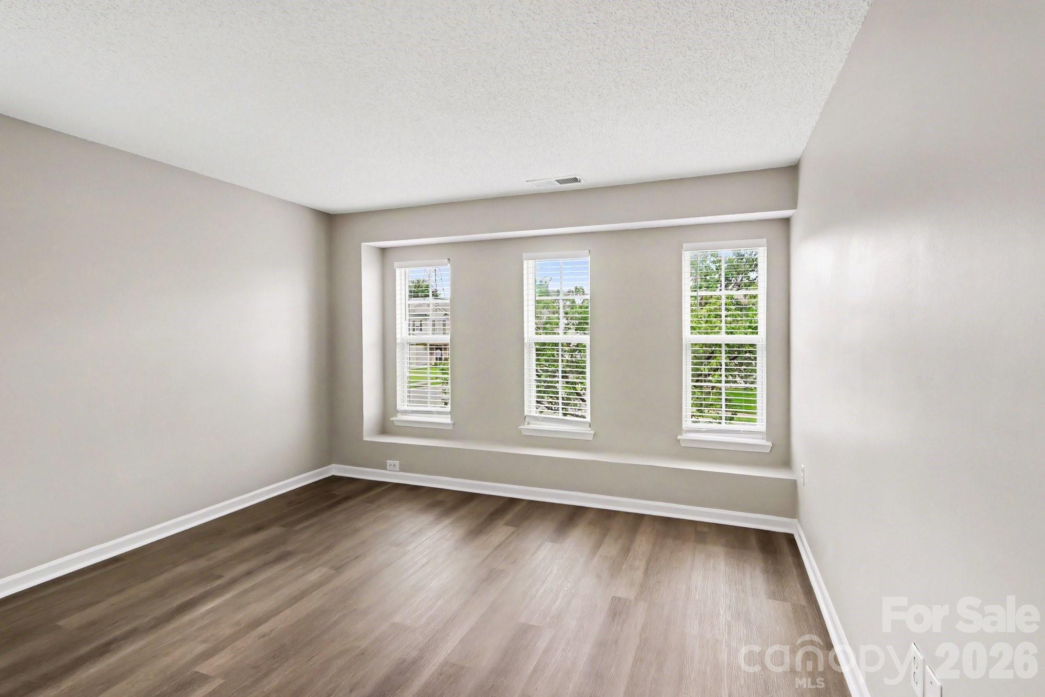4022 Houldsworth Drive — Charlotte