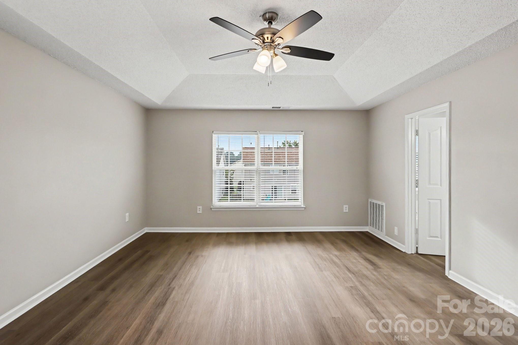 4022 Houldsworth Drive — Charlotte