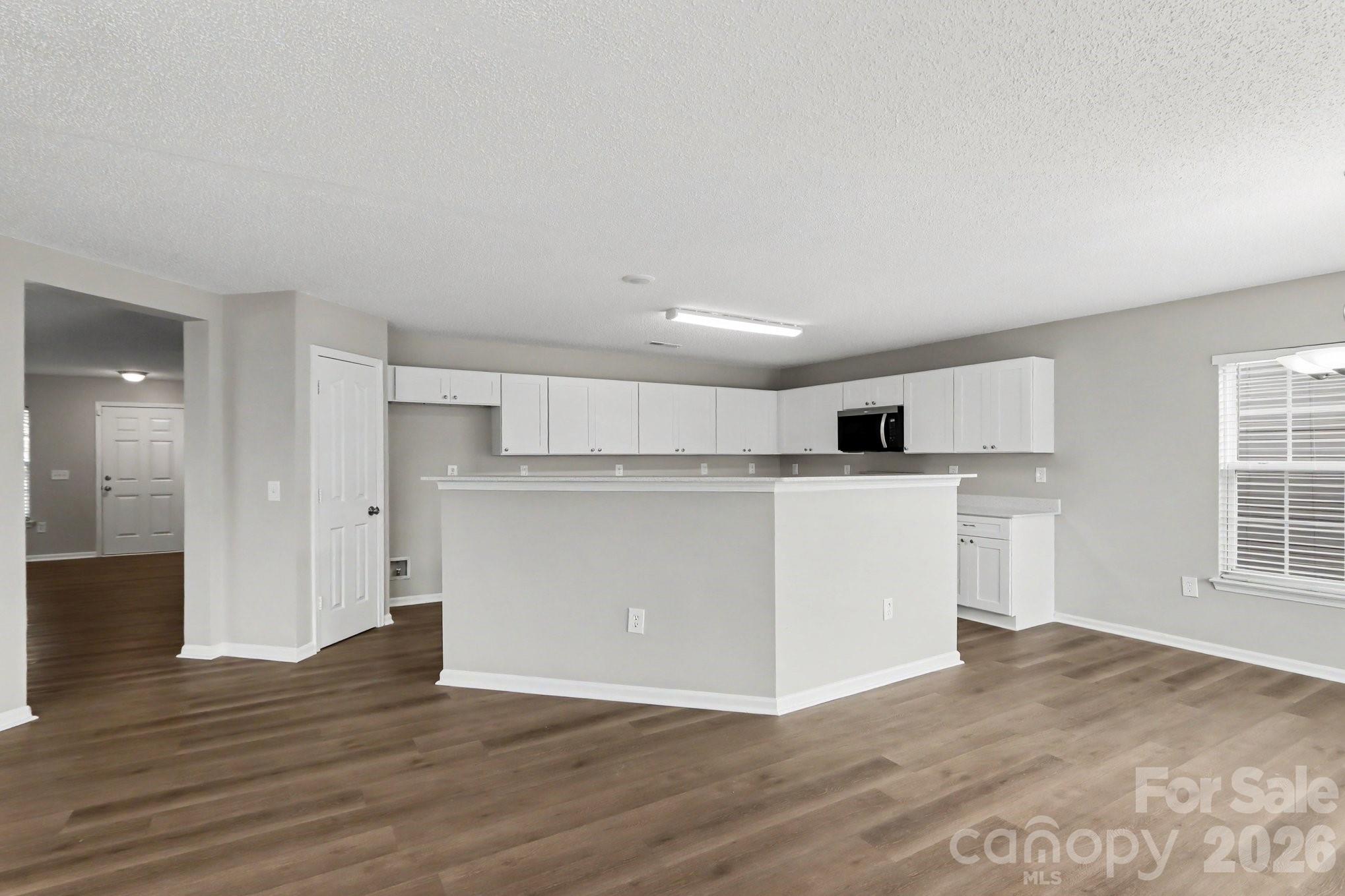 4022 Houldsworth Drive — Charlotte