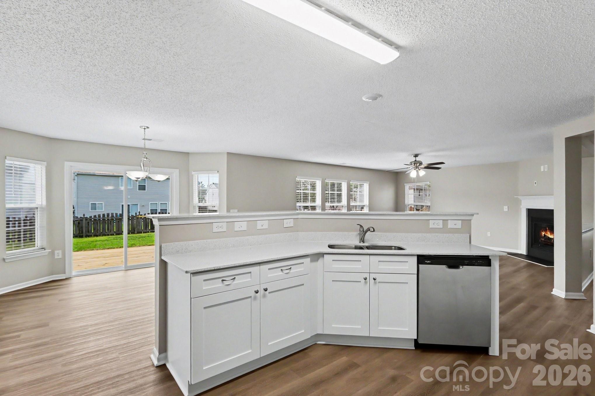 4022 Houldsworth Drive — Charlotte