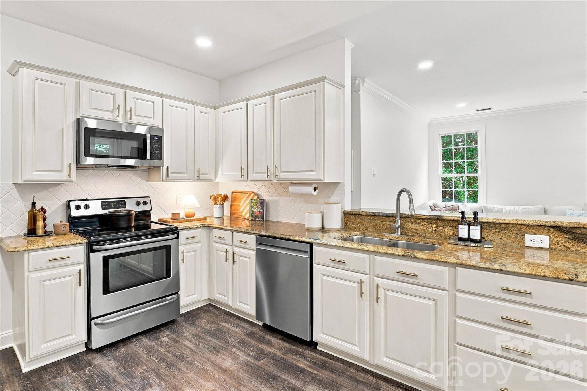 9434 Valley Road — Charlotte