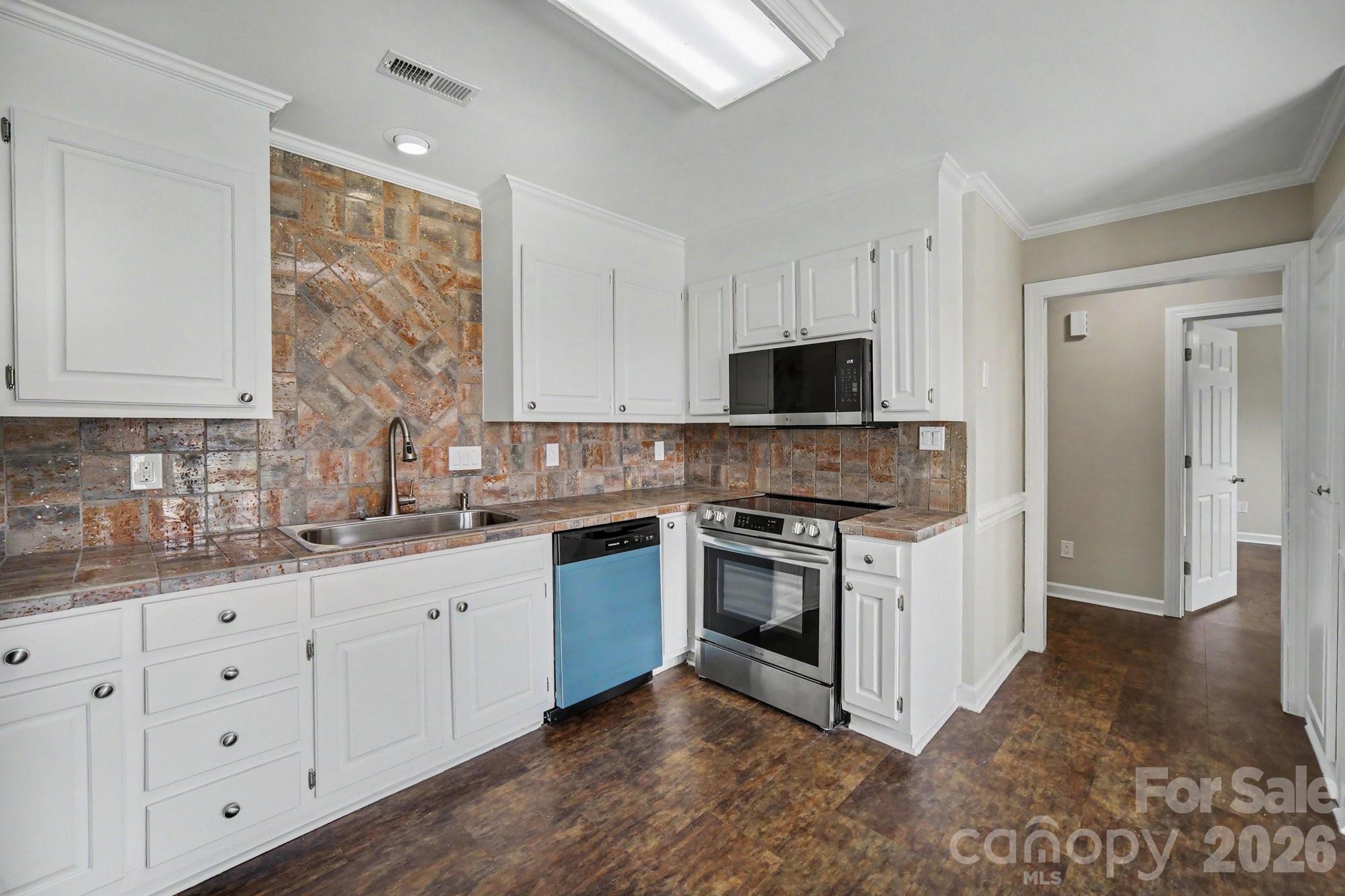 1912 Wexford Court — Gastonia