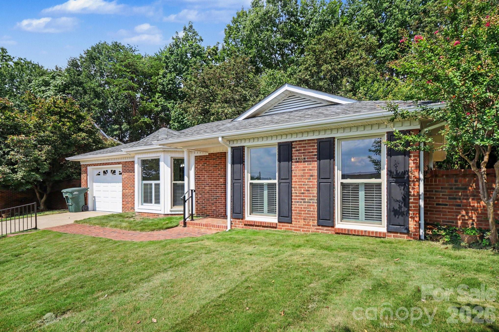 1912 Wexford Court — Gastonia