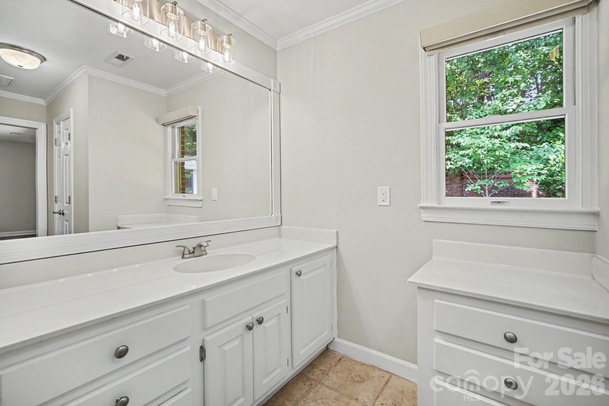 1912 Wexford Court — Gastonia
