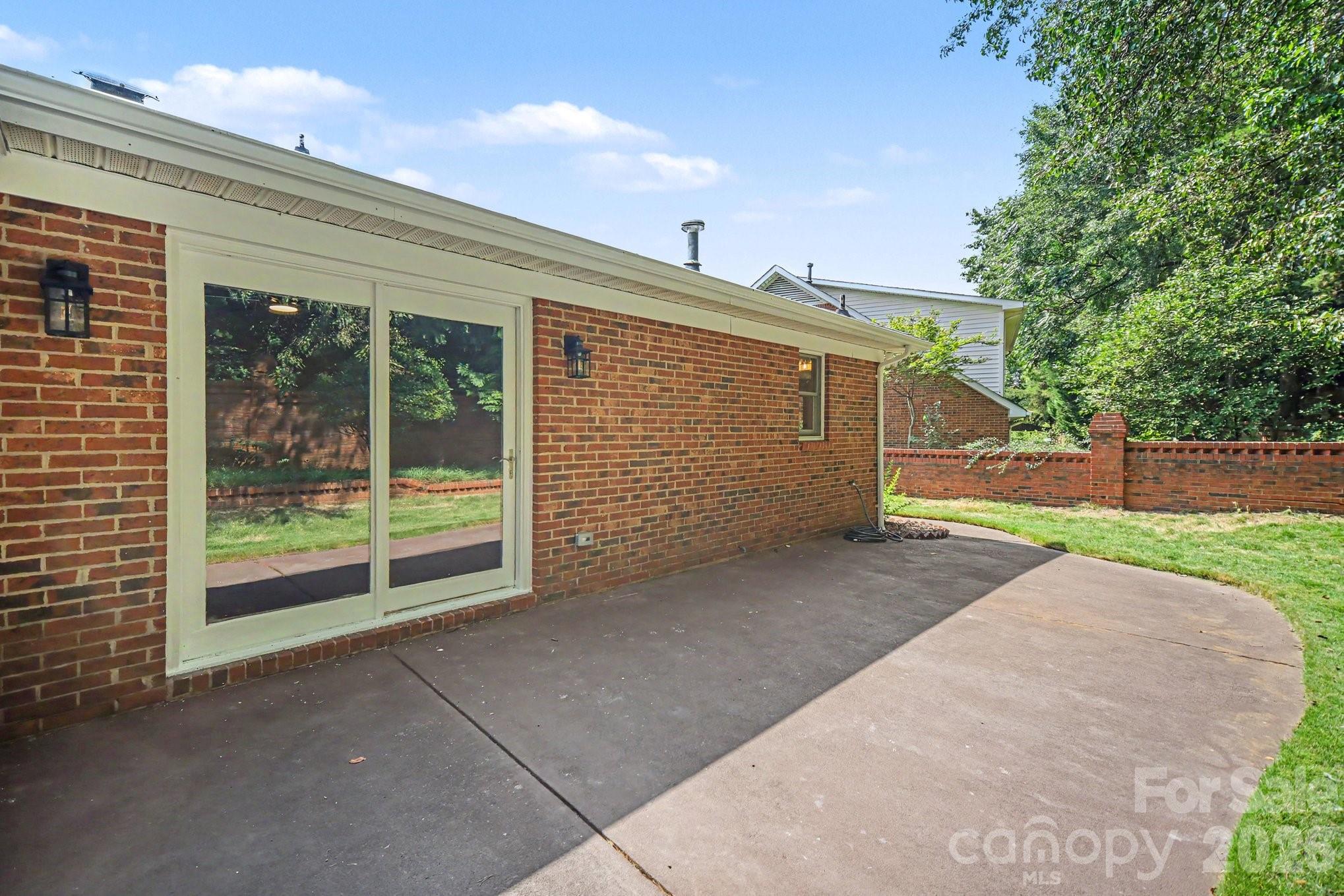 1912 Wexford Court — Gastonia