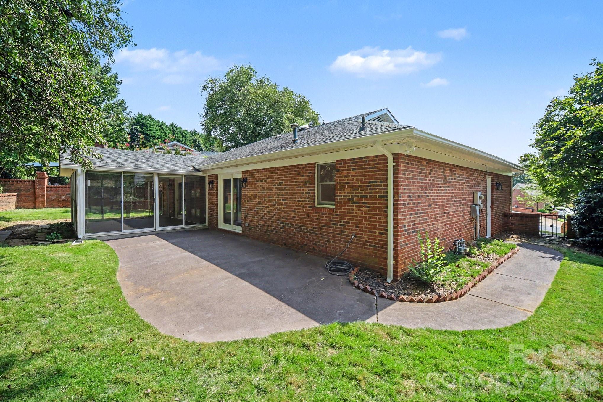 1912 Wexford Court — Gastonia