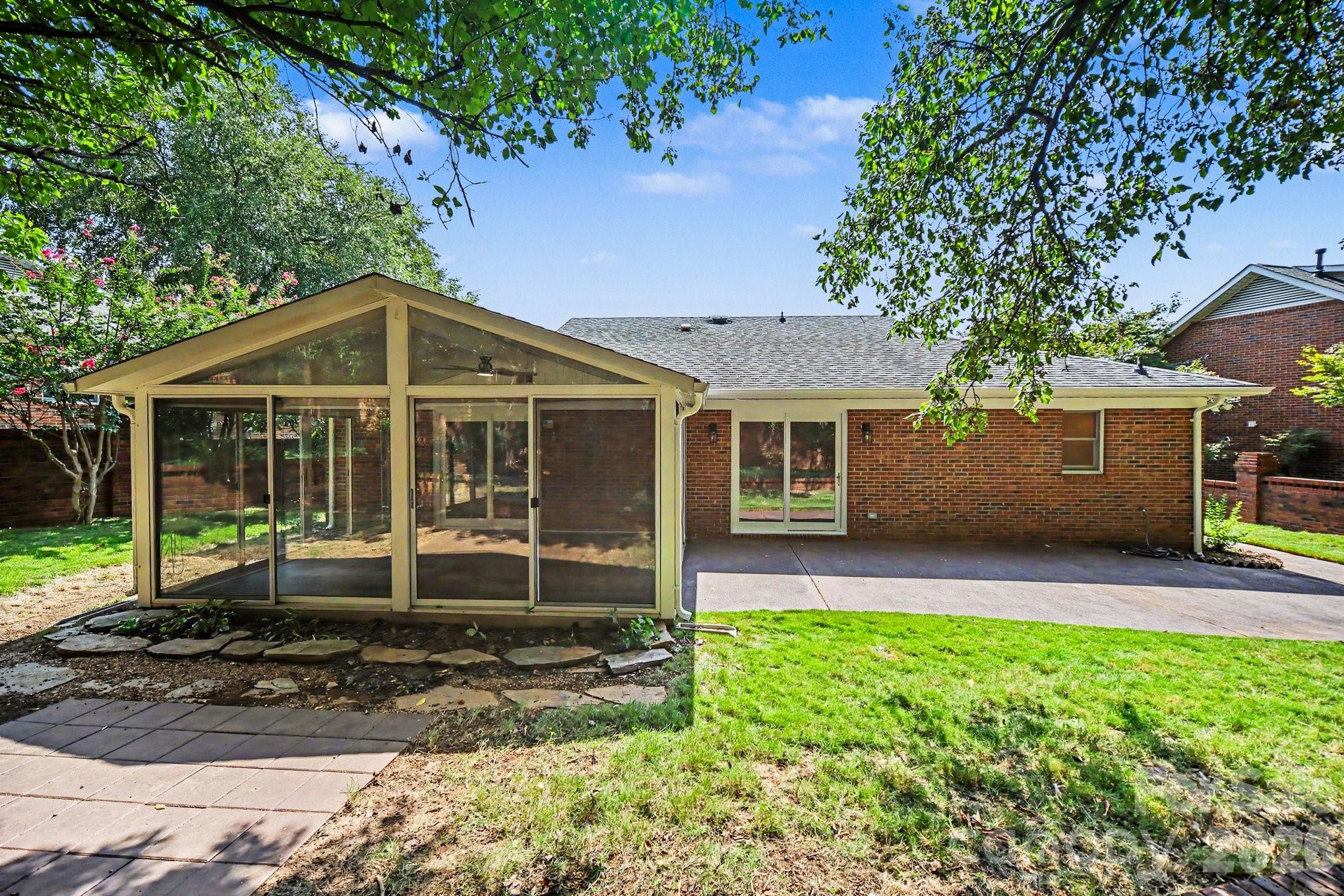 1912 Wexford Court — Gastonia