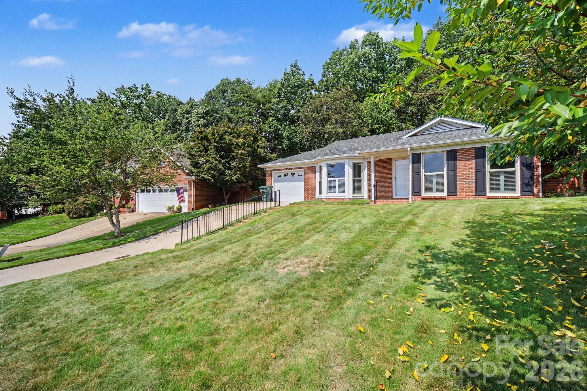1912 Wexford Court — Gastonia