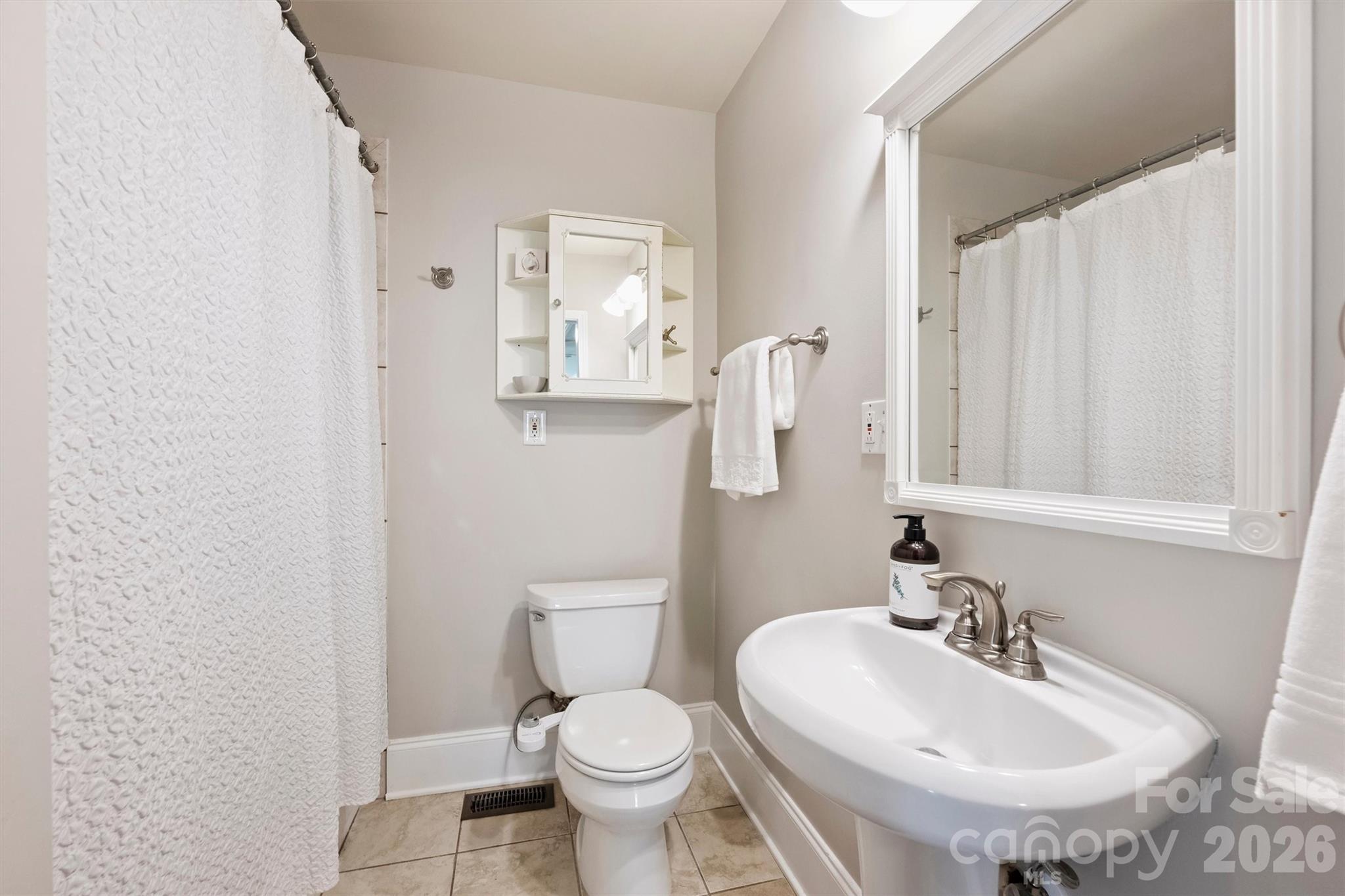 1323 Carolyn Drive — Charlotte