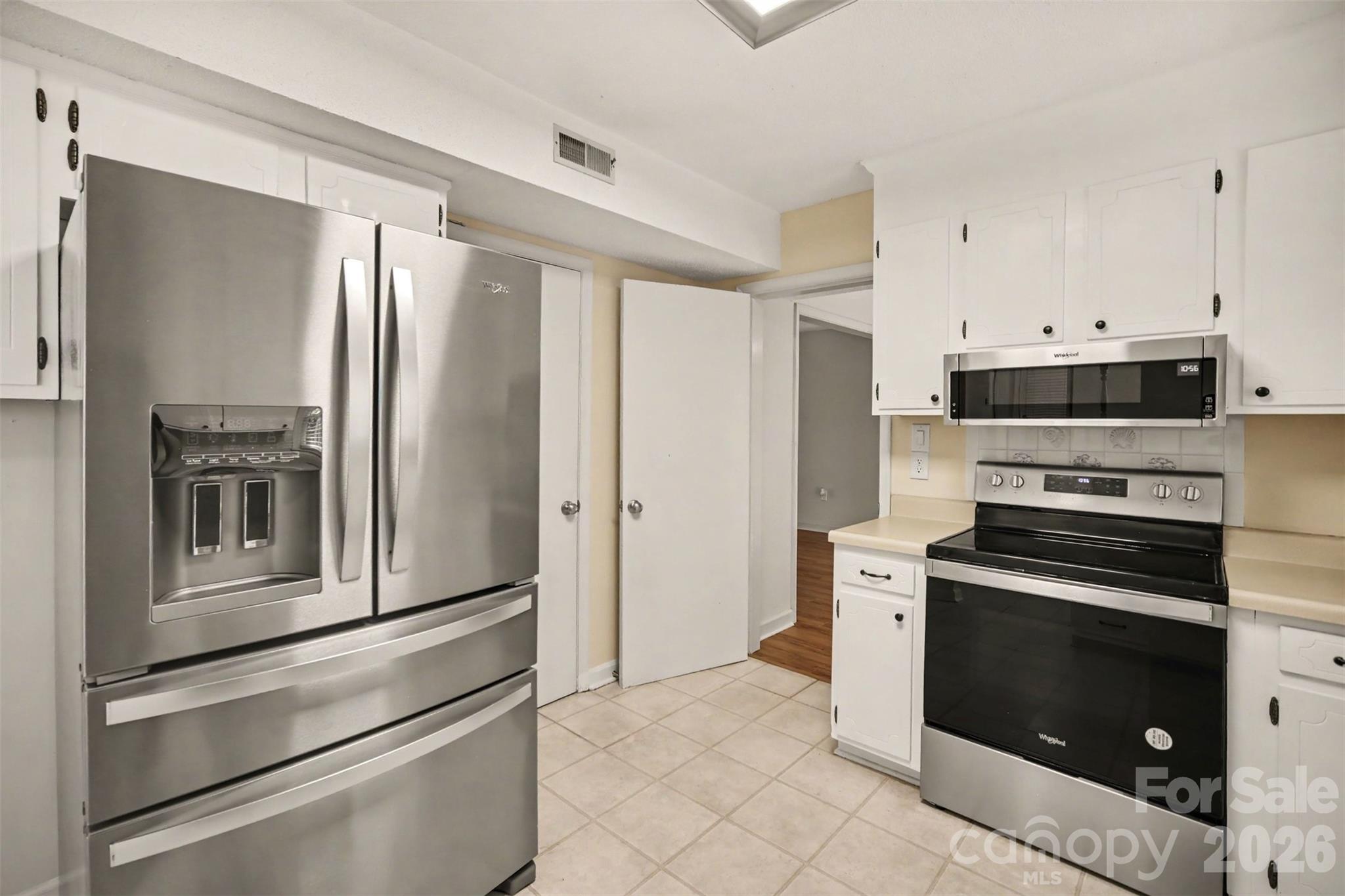 2248 Lawton Bluff Road — Charlotte