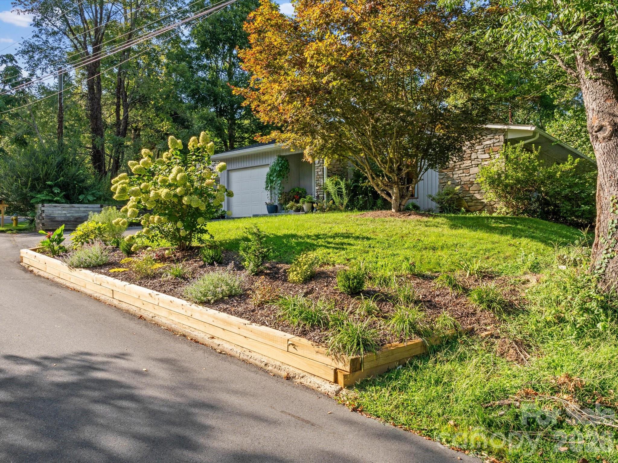 110 Aurora Drive — Asheville