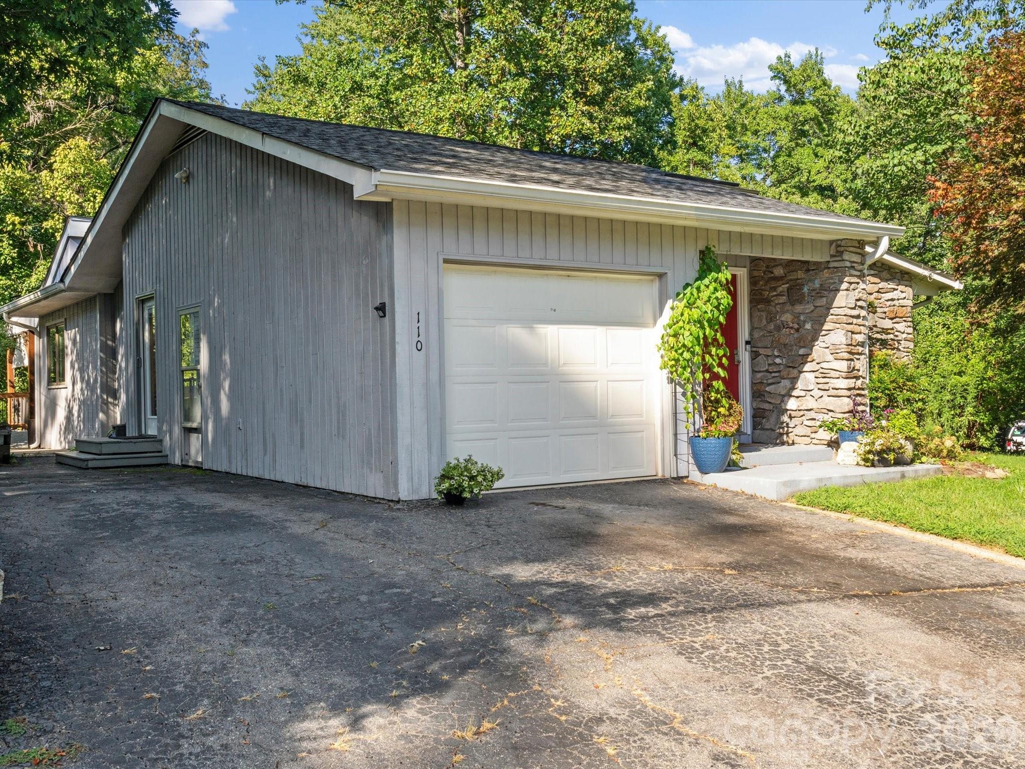 110 Aurora Drive — Asheville