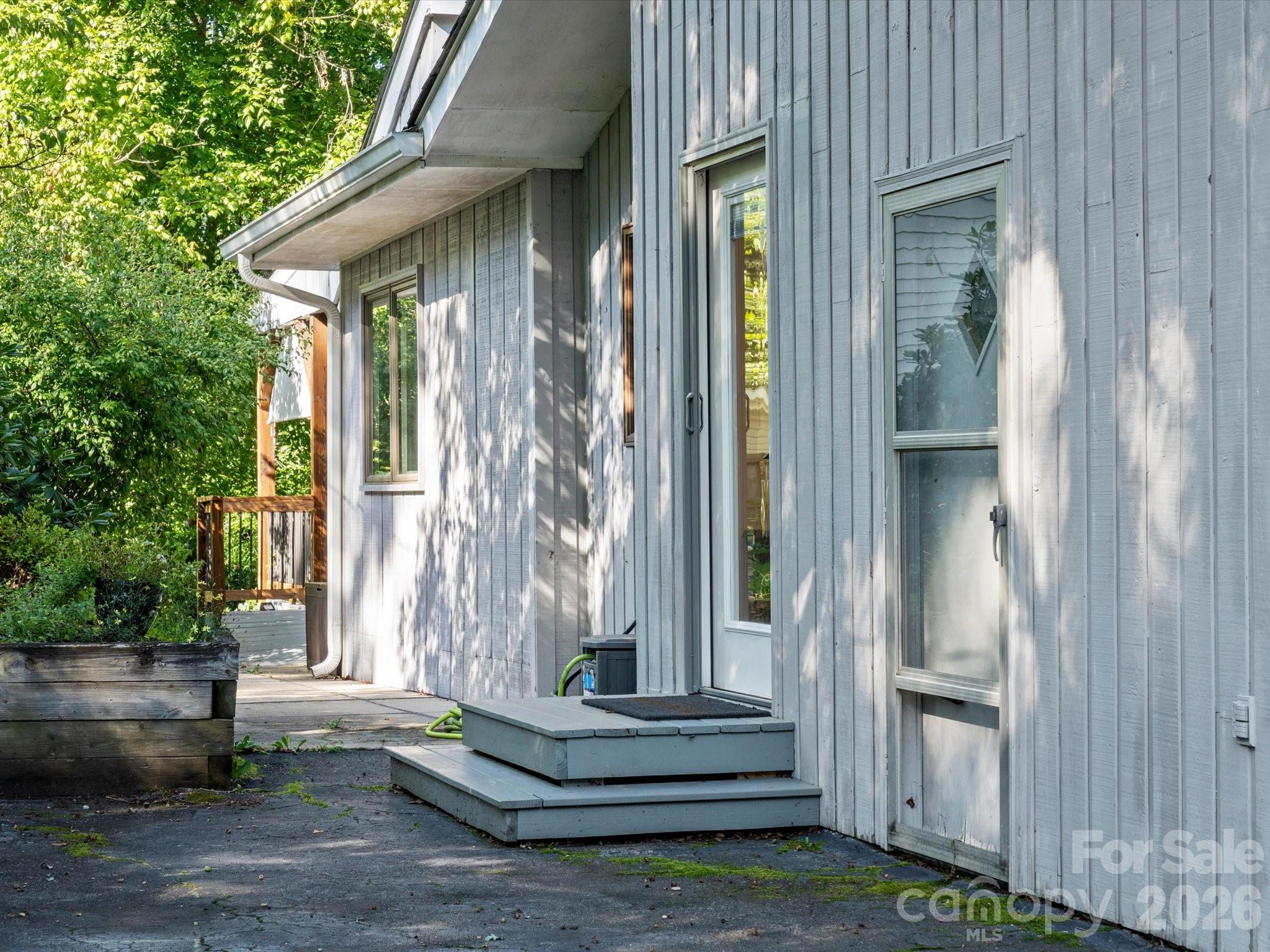 110 Aurora Drive — Asheville