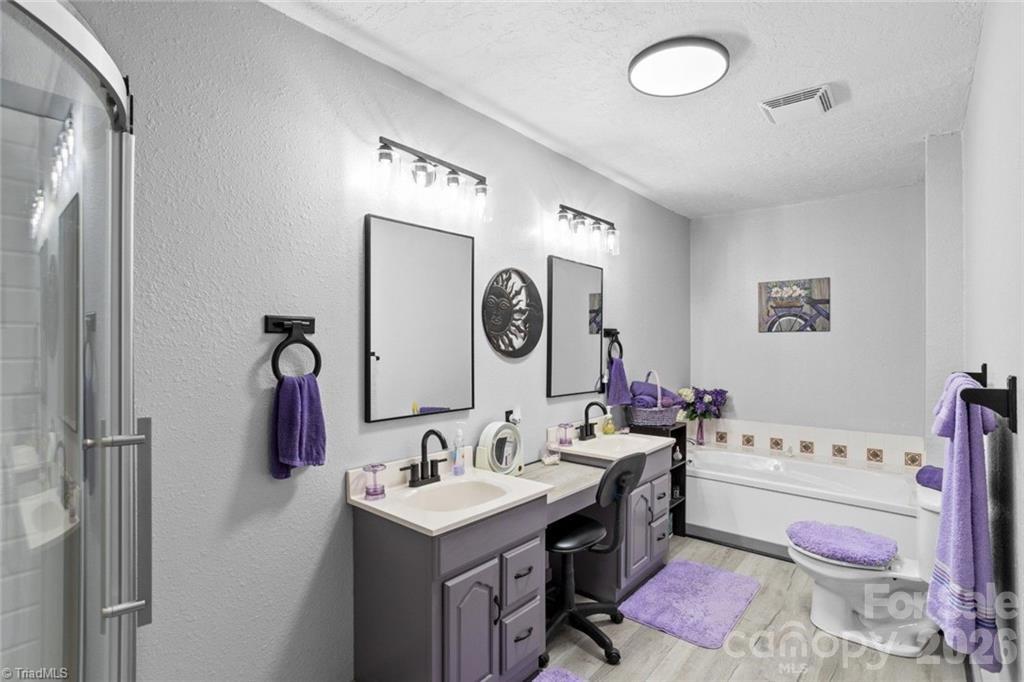 143 Mohegan Trail — Mocksville