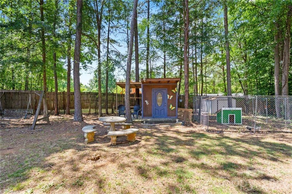 143 Mohegan Trail — Mocksville