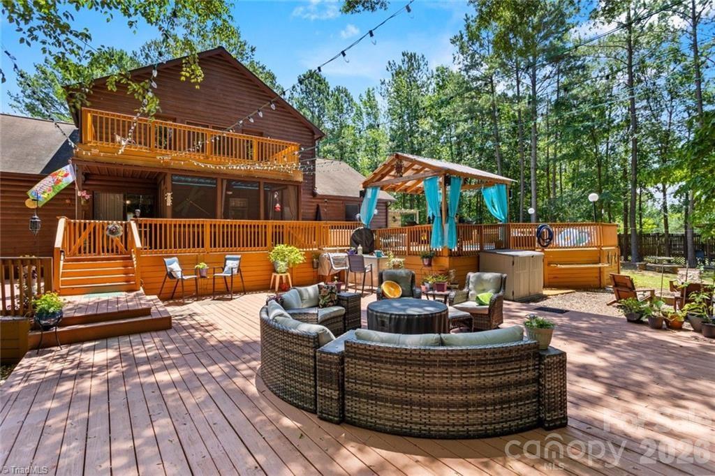 143 Mohegan Trail — Mocksville