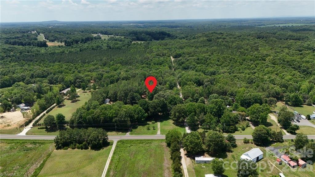 143 Mohegan Trail — Mocksville