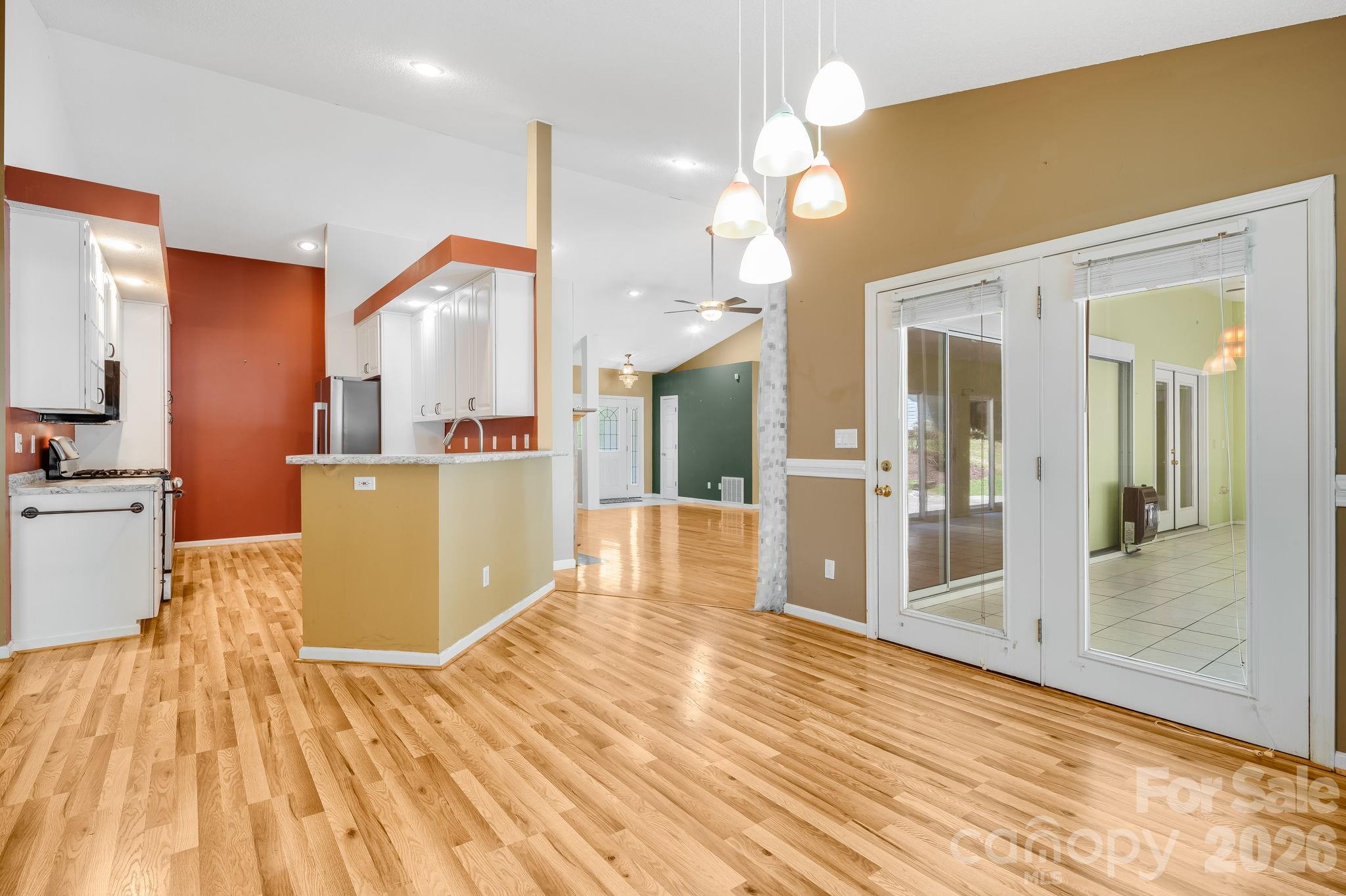 225 Arbor Lane — Hendersonville