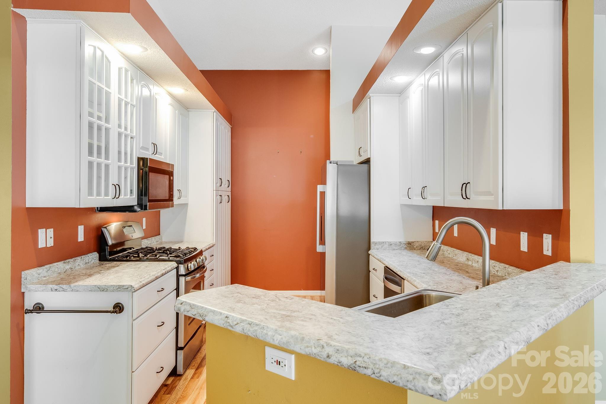 225 Arbor Lane — Hendersonville