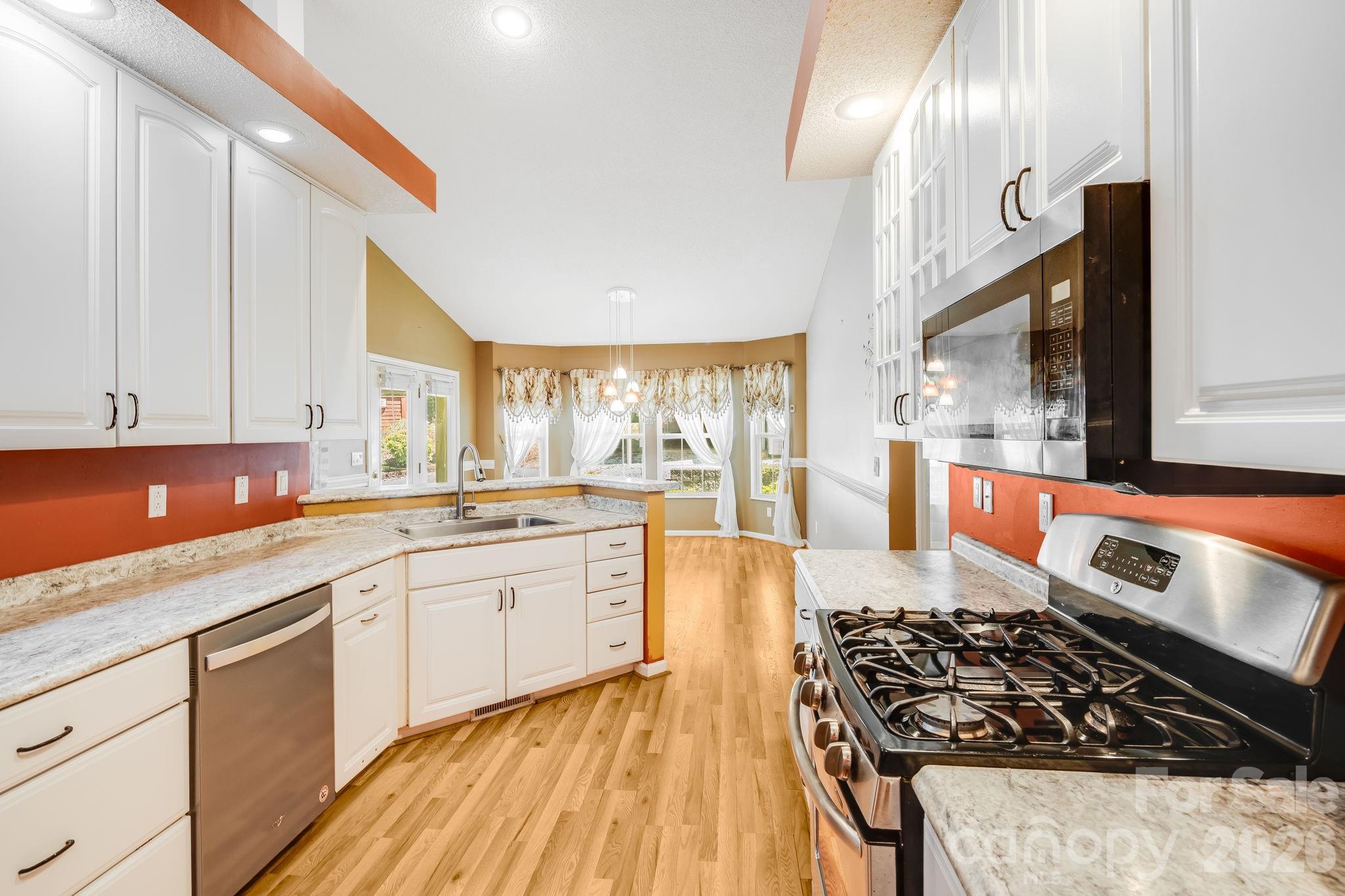 225 Arbor Lane — Hendersonville