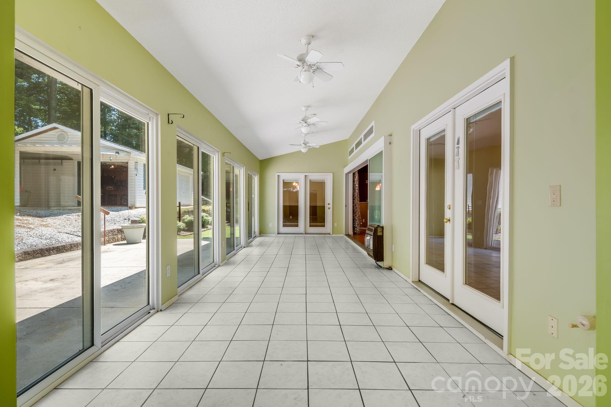 225 Arbor Lane — Hendersonville