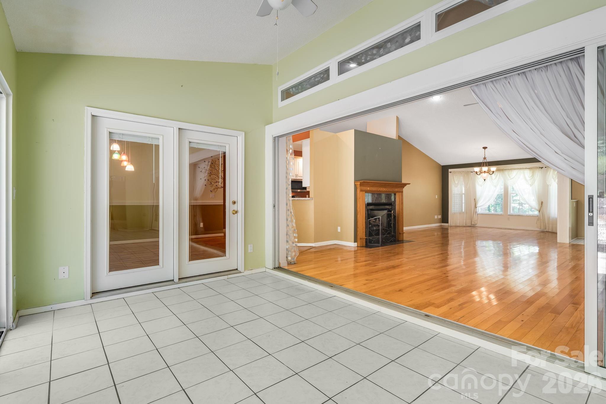 225 Arbor Lane — Hendersonville