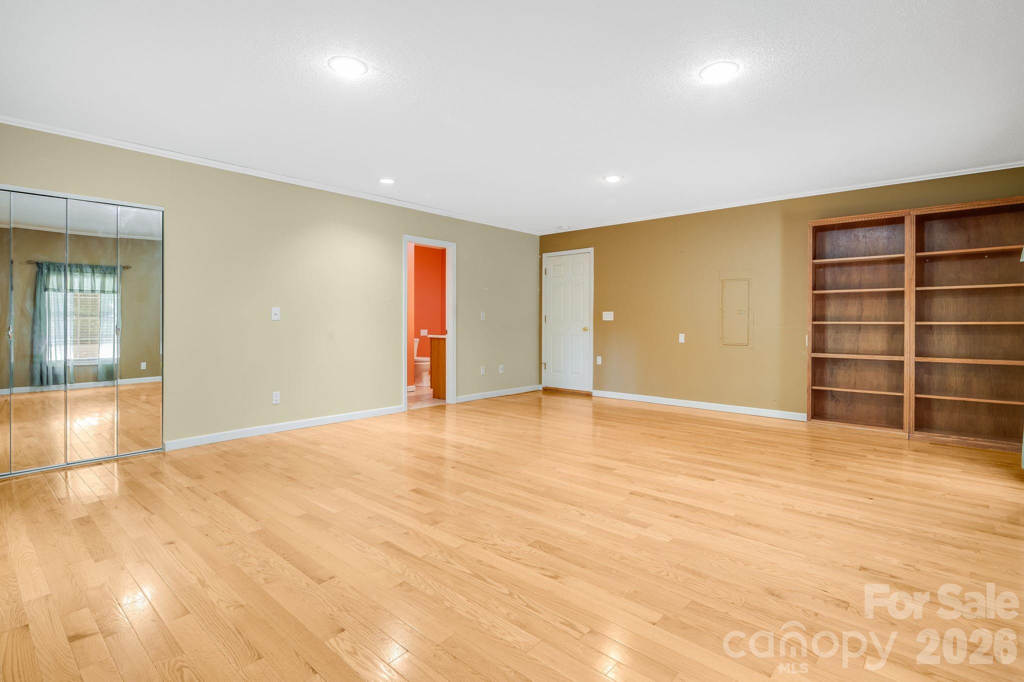 225 Arbor Lane — Hendersonville