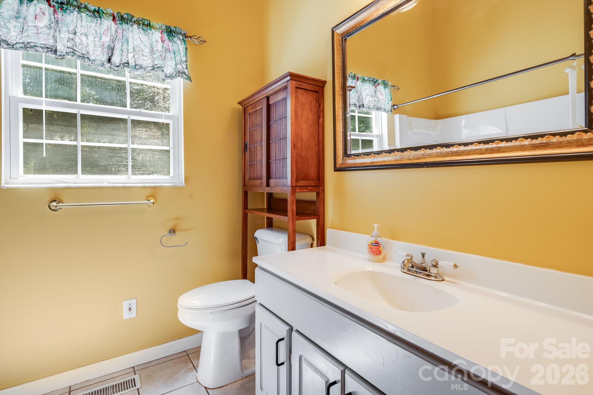 225 Arbor Lane — Hendersonville