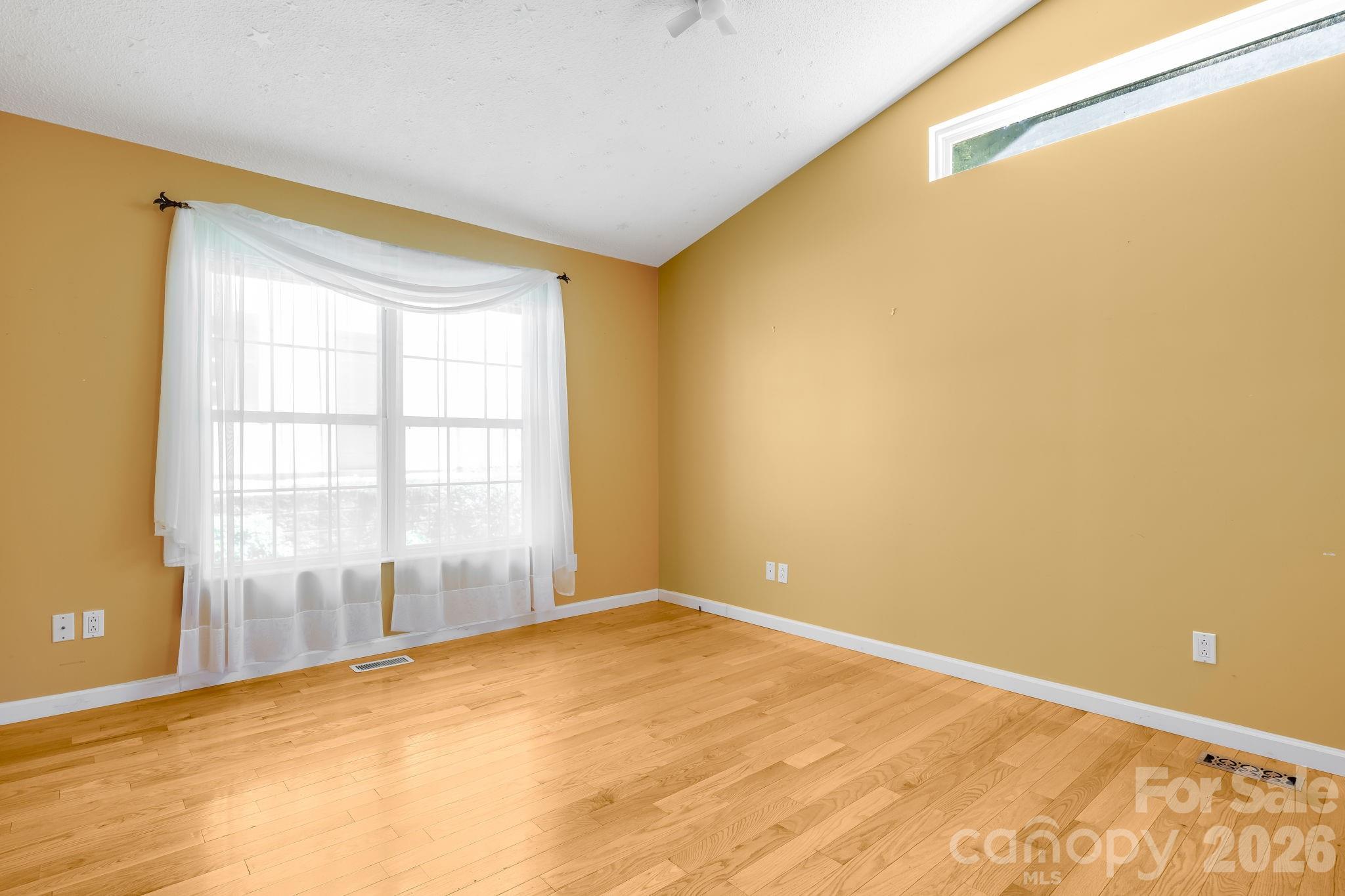 225 Arbor Lane — Hendersonville