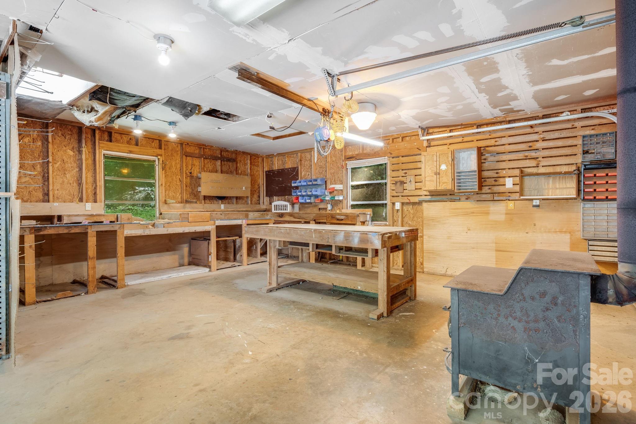 225 Arbor Lane — Hendersonville