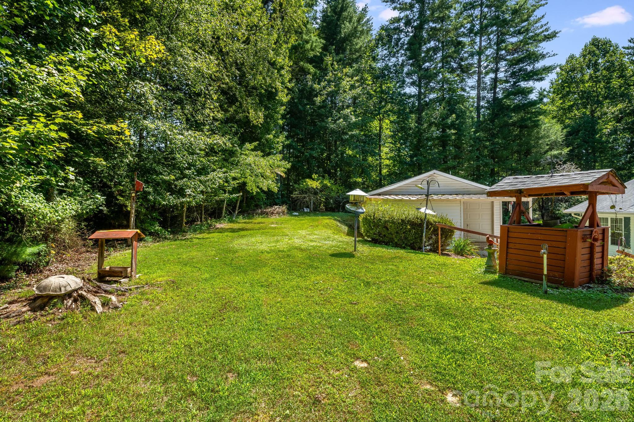 225 Arbor Lane — Hendersonville