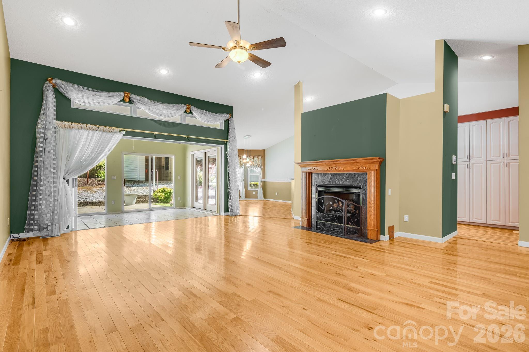 225 Arbor Lane — Hendersonville