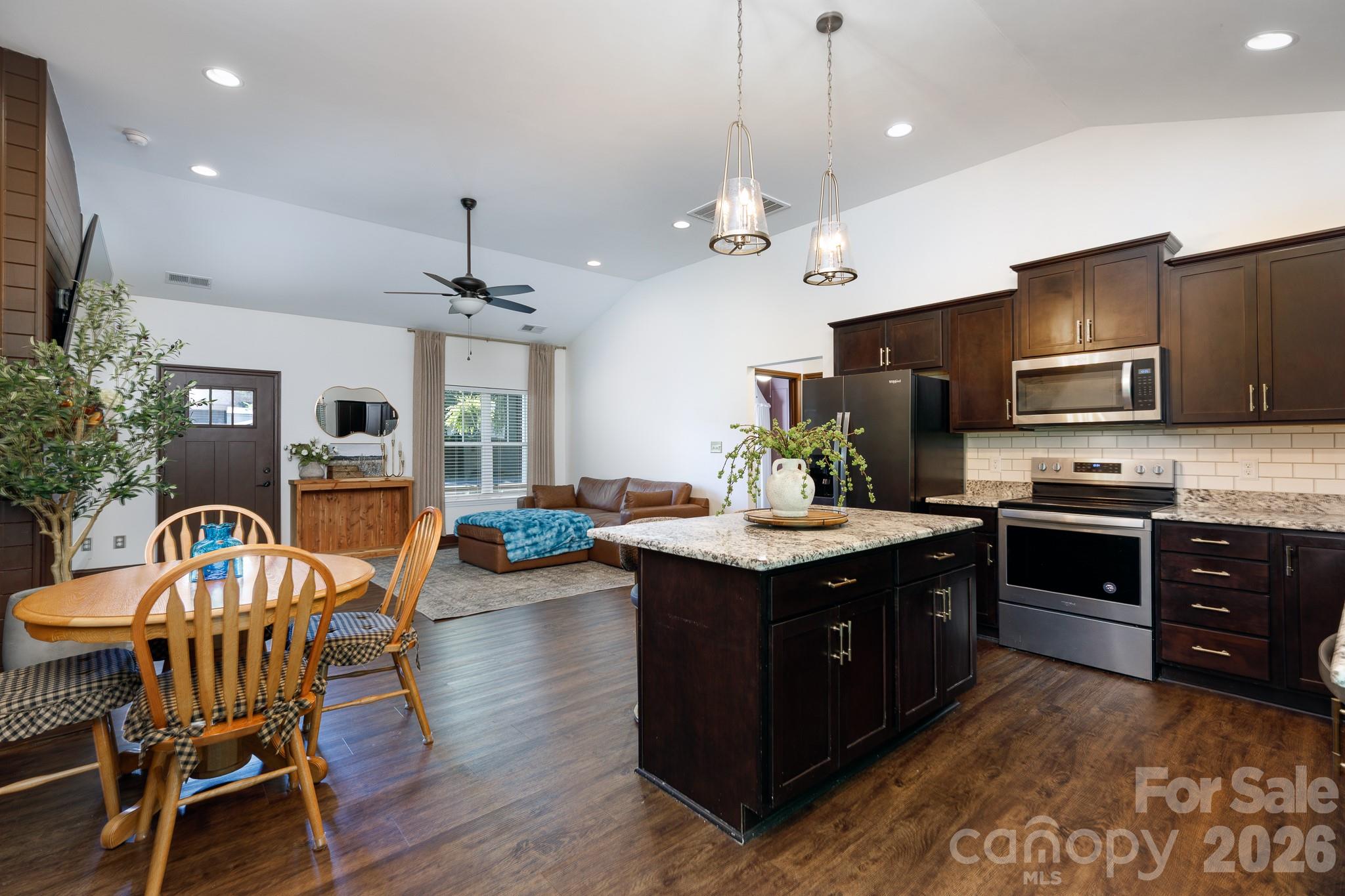 119 Fairmont Street — Clover