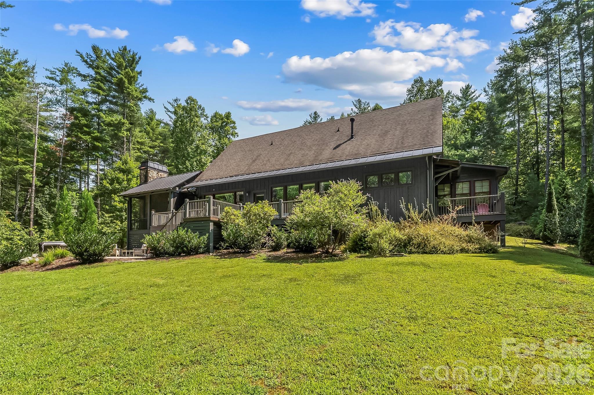 3201 Donahue Drive — Nebo