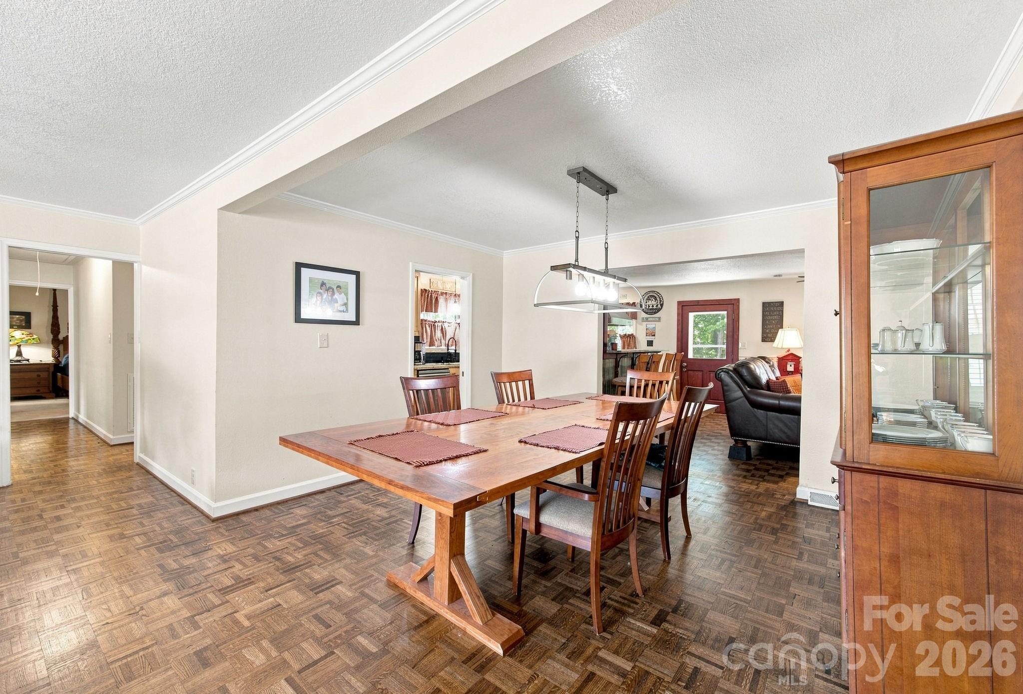 305 Heritage Circle — Statesville